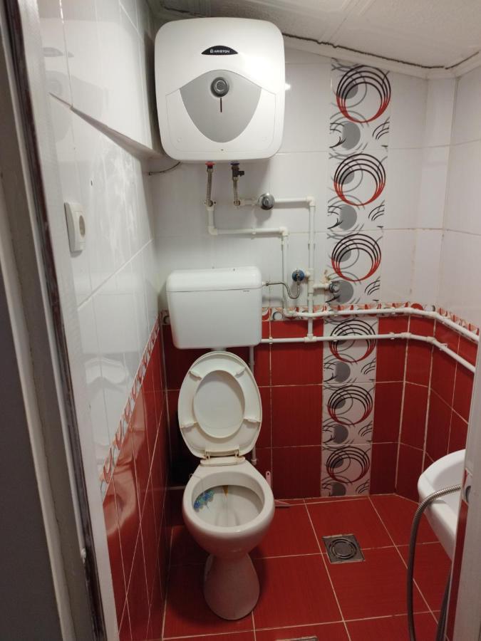 Small Apartment Private Bathroom Strong Wi-Fi Belgrado Exterior foto
