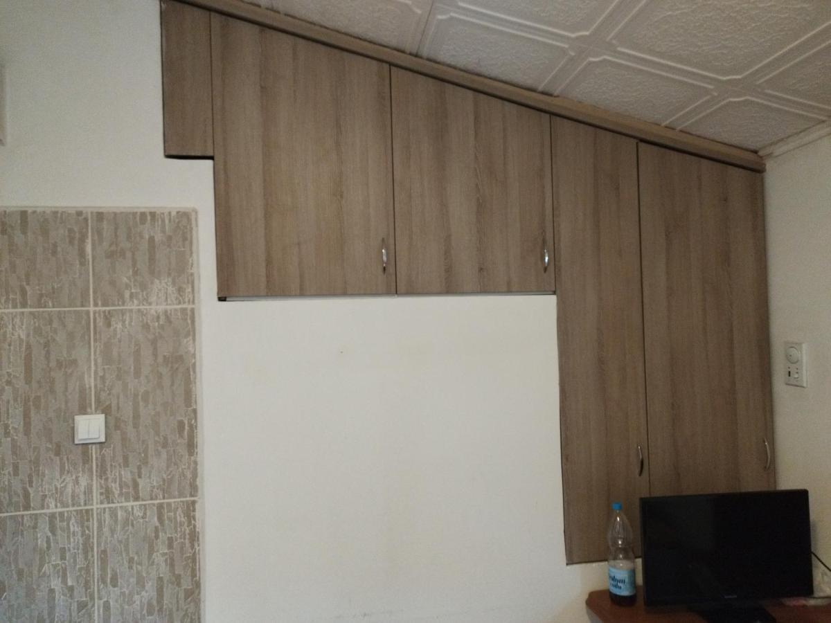 Small Apartment Private Bathroom Strong Wi-Fi Belgrado Exterior foto