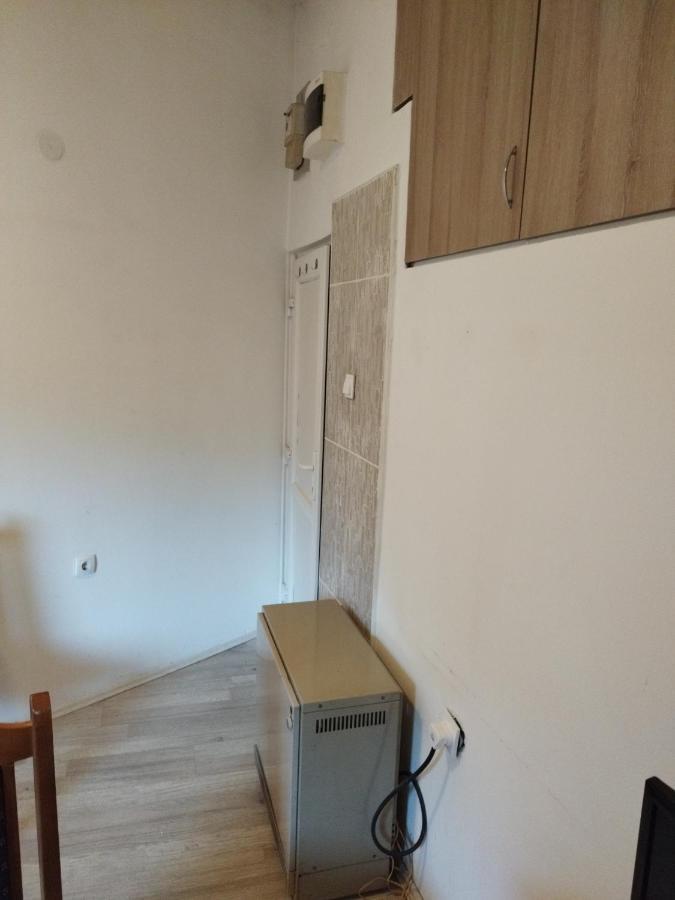 Small Apartment Private Bathroom Strong Wi-Fi Belgrado Exterior foto