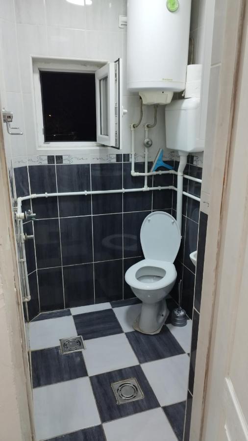 Small Apartment Private Bathroom Strong Wi-Fi Belgrado Exterior foto